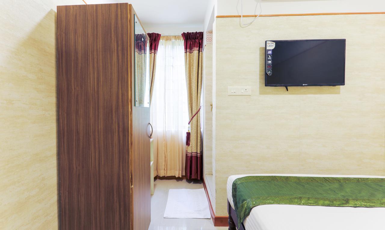 Heaven Gardens Hotel Kochi Exterior photo