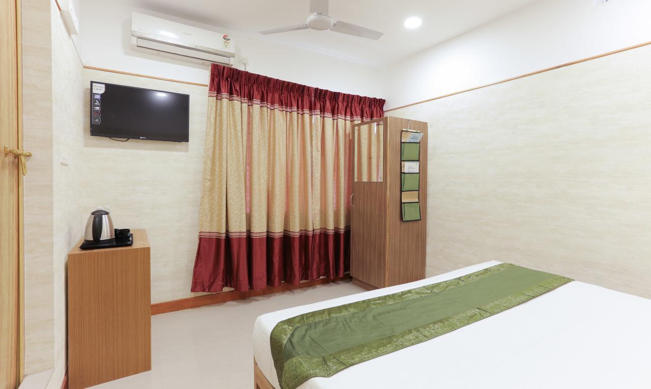 Heaven Gardens Hotel Kochi Exterior photo