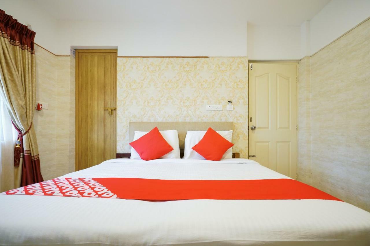 Heaven Gardens Hotel Kochi Exterior photo